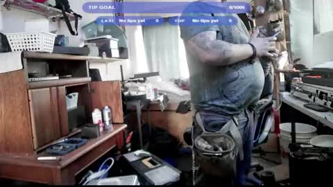 Snapshot of kinkybiguy14 chatting on November 21, 1:43 pm Kinky Cassie online show from November 21, 1:43 pm