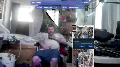 Snapshot of kinkybiguy14 chatting on December 5, 1:09 pm Kinky Cassie online show from December 5, 1:09 pm