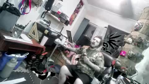 Snapshot of kinkybiguy14 chatting on December 14, 10:42 am Kinky Cassie online show from December 14, 10:42 am