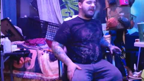 Snapshot of kinkybiguy14 chatting on December 15, 7:45 am Kinky Cassie online show from December 15, 7:45 am