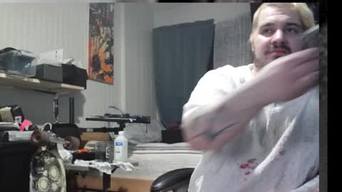 Snapshot of kinkybiguy14 chatting on March 5, 4:30 am Kinky Cassie online show from March 5, 4:30 am