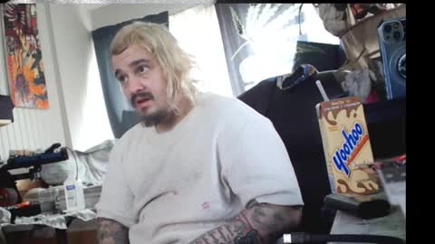 Snapshot of kinkybiguy14 chatting on March 5, 9:11 pm Kinky Cassie online show from March 5, 9:11 pm