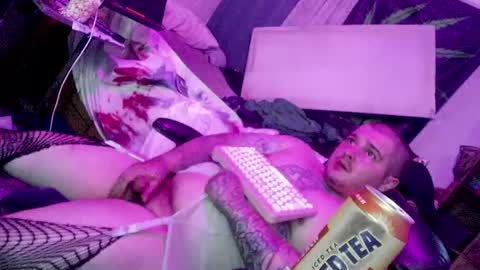 Snapshot of kinkybiguy14 chatting on July 5, 4:19 am Kinky Cassie online show from July 5, 4:19 am
