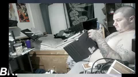 Snapshot of kinkybiguy14 chatting on July 7, 7:23 am Kinky Cassie online show from July 7, 7:23 am