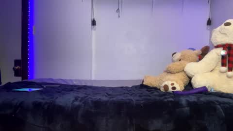 Snapshot of kinkycoupleinteracial chatting on March 11, 4:32 am interracialfacial online show from March 11, 4:32 am