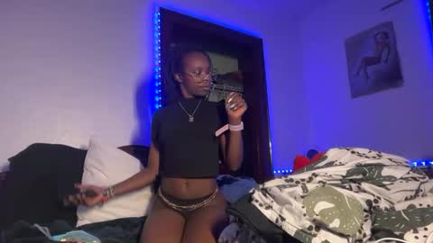 Snapshot of kinkycoupleinteracial chatting on November 12, 12:33 am interracialfacial online show from November 12, 12:33 am