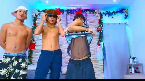 Snapshot of kinkyhousexxx chatting on November 17, 1:44 am kinkyhousexxx online show from November 17, 1:44 am