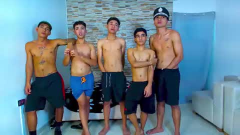 kinkyhousexxx online show from June 22, 3:25 am