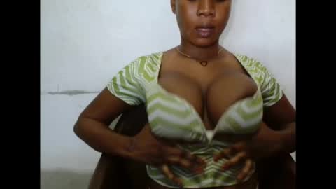 Snapshot of kinkyjuicexx chatting on March 21, 10:35 pm kinkyjuicexx online show from March 21, 10:35 pm