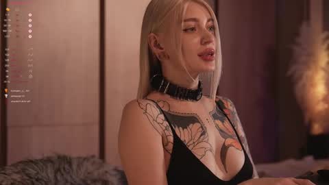 Snapshot of kinkylina_ chatting on March 5, 4:13 pm kinkylina_ online show from March 5, 4:13 pm