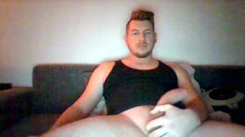 Snapshot of kinkylionboy chatting on December 5, 3:28 pm kinkylionboy online show from December 5, 3:28 pm