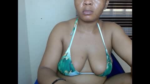 Snapshot of kinkyxxjuice chatting on September 29, 10:09 am kinkyxxjuice online show from September 29, 10:09 am