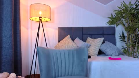 Snapshot of kinkyzoe20 chatting on November 3, 7:48 pm kinkyzoe20 online show from November 3, 7:48 pm