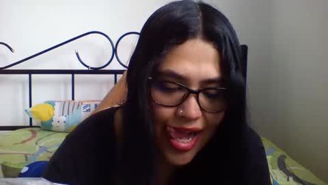 kion_and_valu online show from October 8, 5:43 pm