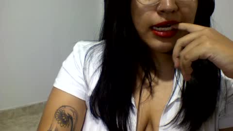 kion_and_valu online show from June 18, 1:50 am