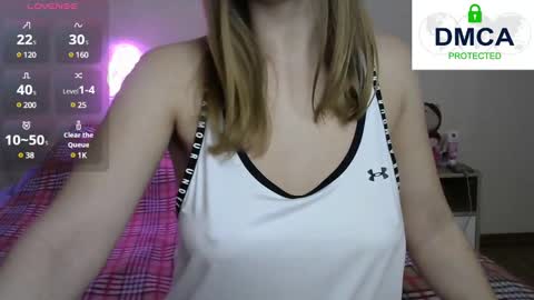 Snapshot of kira_blonde_angel chatting on February 18, 3:54 pm Kira online show from February 18, 3:54 pm