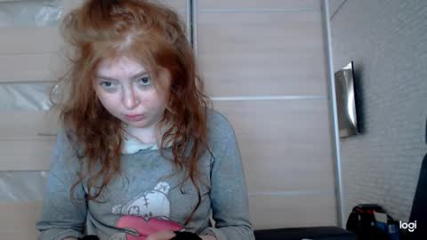 Snapshot of kira_foxy_ chatting on March 19, 10:41 am Kira online show from March 19, 10:41 am