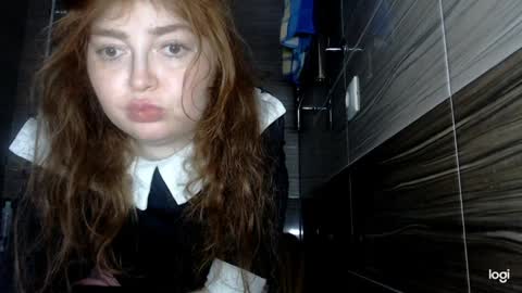 Snapshot of kira_foxy_ chatting on March 31, 9:21 am Kira online show from March 31, 9:21 am