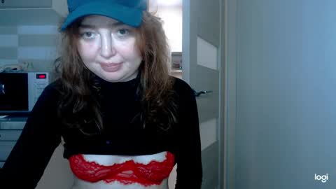 Snapshot of kira_foxy_ chatting on April 9, 8:53 am Kira online show from April 9, 8:53 am
