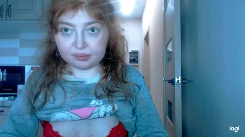 Snapshot of kira_foxy_ chatting on April 24, 9:45 am Kira online show from April 24, 9:45 am