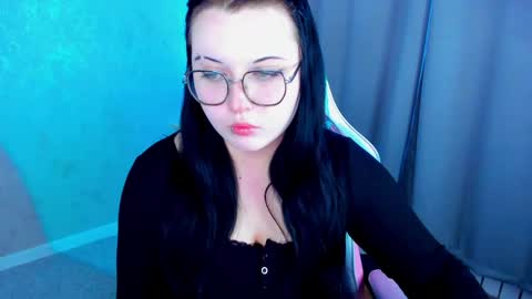 kira online show from April 24, 9:01 am