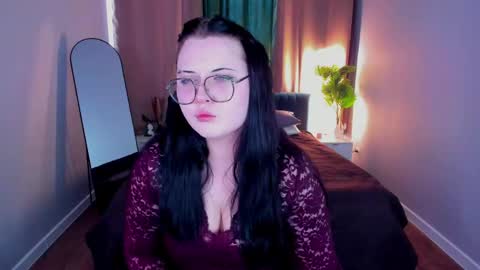 kira online show from April 25, 9:01 am