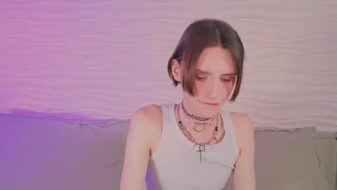 Snapshot of kira_long chatting on November 12, 5:19 am MADI online show from November 12, 5:19 am