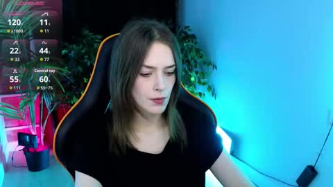 kira_noir_ online show from February 25, 3:43 pm