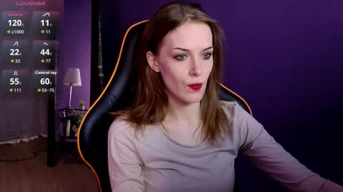 kira_noir_ online show from March 17, 3:37 pm