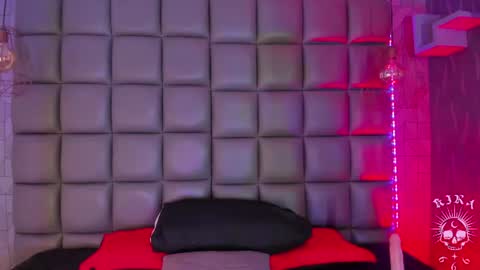 Snapshot of kira_vance chatting on June 28, 5:57 am Kira online show from June 28, 5:57 am