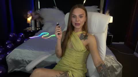 kiraagray online show from January 19, 1:48 pm