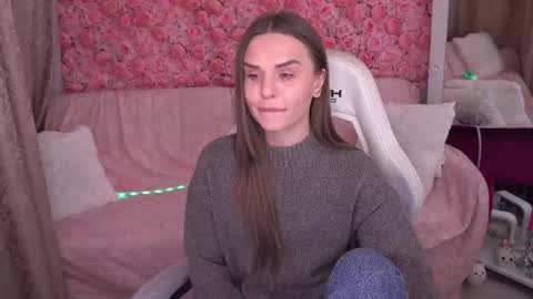 kiraagray online show from March 6, 6:04 pm