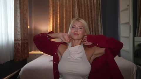 kira bloom online show from May 20, 9:37 am