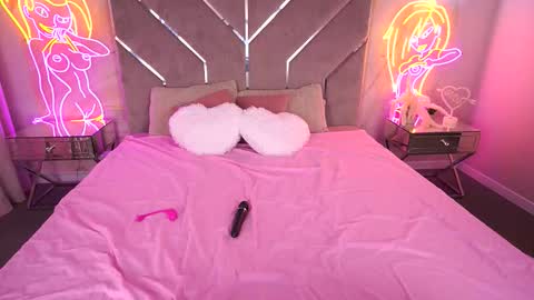 Kira online show from September 18, 8:33 pm