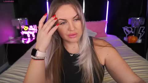 Kira online show from November 17, 8:58 pm