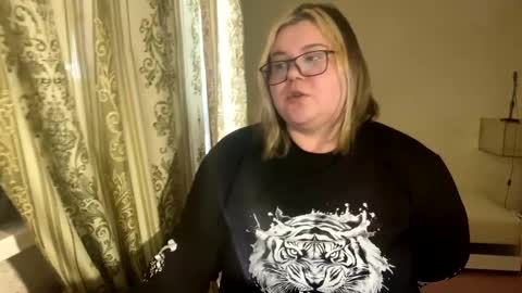 Just Kira online show from March 5, 1:17 pm