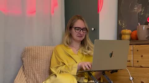 Snapshot of kirafatex chatting on November 13, 8:08 pm KiraFatex online show from November 13, 8:08 pm