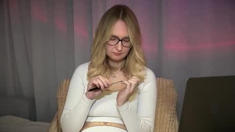 Snapshot of kirafatex chatting on November 15, 2:46 pm KiraFatex online show from November 15, 2:46 pm