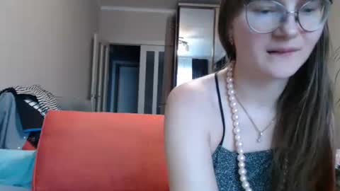 KiraGoldens online show from February 14, 10:49 am