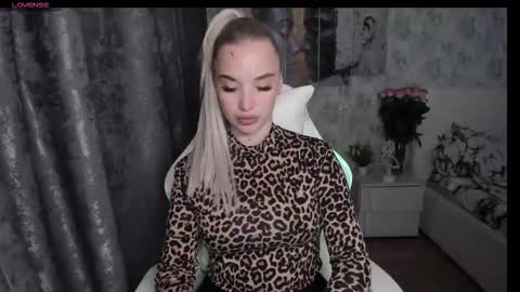 Snapshot of kirakrox chatting on September 8, 5:23 pm kirakrox online show from September 8, 5:23 pm