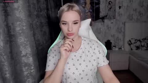 Snapshot of kirakrox chatting on November 3, 7:37 pm kirakrox online show from November 3, 7:37 pm