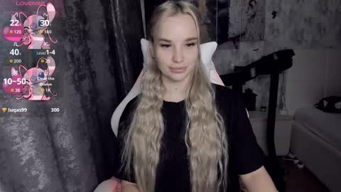 Snapshot of kirakrox chatting on November 18, 8:35 pm kirakrox online show from November 18, 8:35 pm