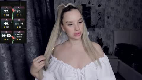 Snapshot of kirakrox chatting on December 14, 11:48 am kirakrox online show from December 14, 11:48 am