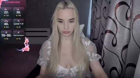 Snapshot of kirakrox chatting on February 24, 9:07 am kirakrox online show from February 24, 9:07 am