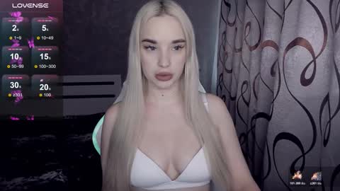 Snapshot of kirakrox chatting on March 2, 10:33 am kirakrox online show from March 2, 10:33 am