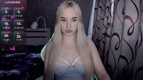 Snapshot of kirakrox chatting on March 3, 10:54 am kirakrox online show from March 3, 10:54 am