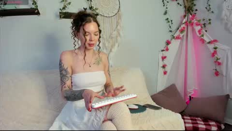 little vampire online show from October 24, 7:05 am