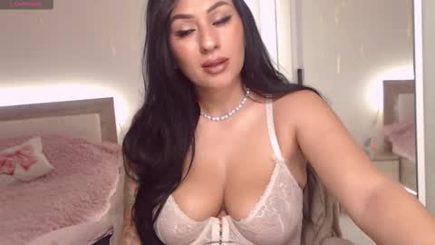 kiramaes online show from February 16, 10:22 am