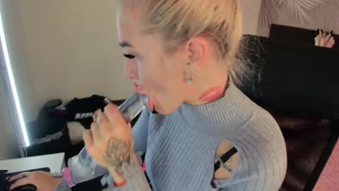 Kira online show from October 3, 2:08 am