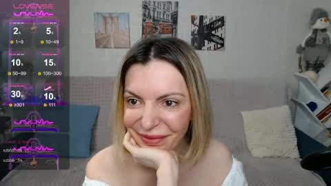 kiramartins cat online show from December 20, 4:31 am